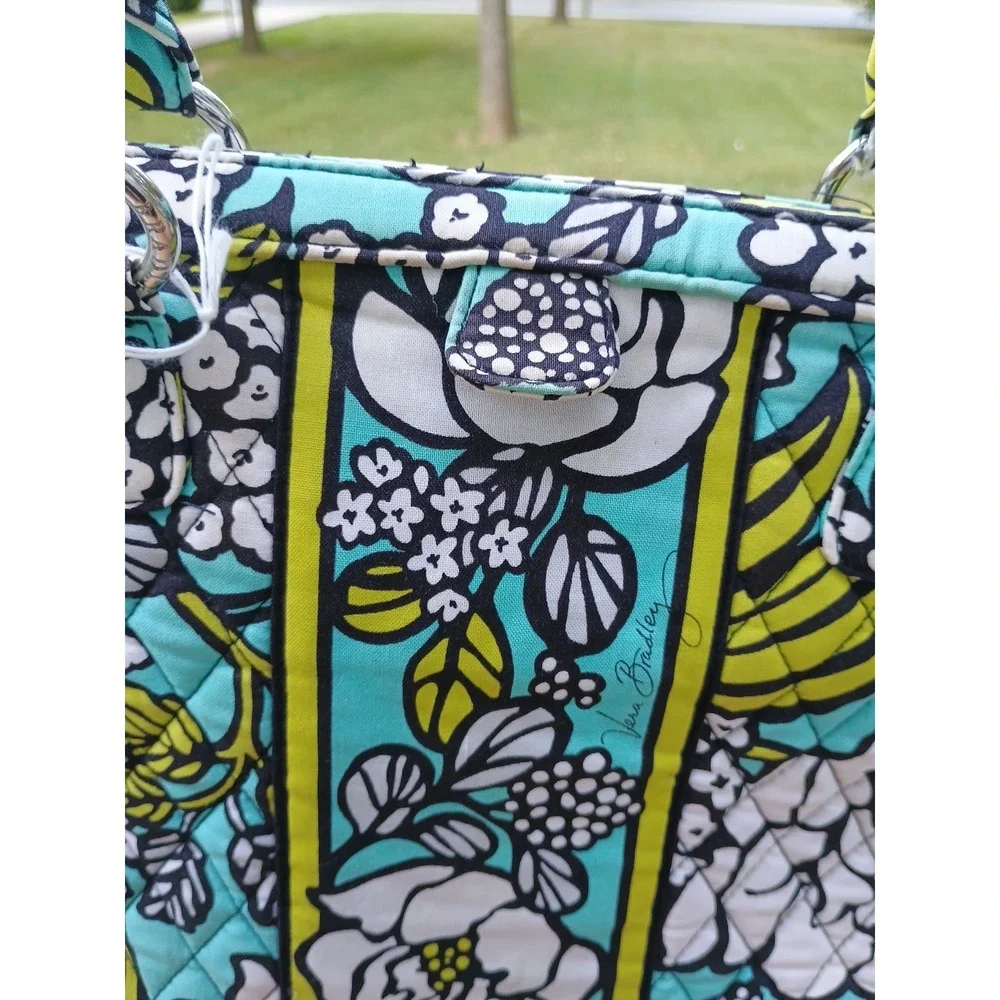 Vera Bradley 100% Cotton 2012 Abby Shoulder Bag Island Blooms Pattern Purse READ
